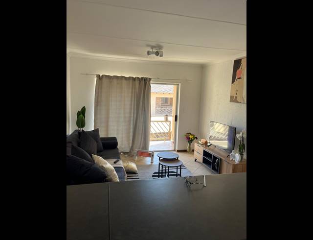 1 BEDROOM FLAT FOR SALE IN RENSBURG